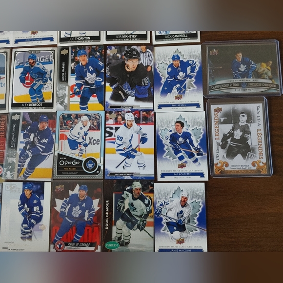 Toronto Maple Leafs 26 Card Lot (Matthews, Marner, Nylander) - Picture 4 of 5